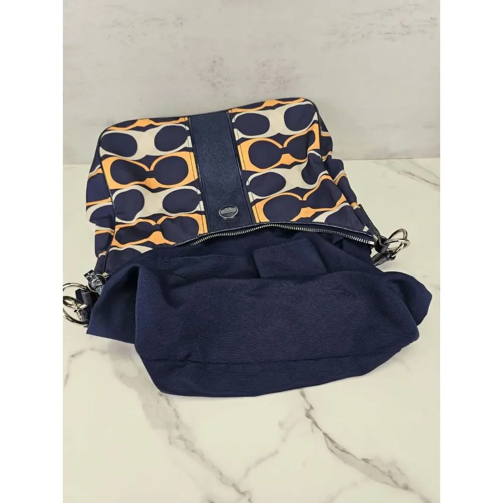 Coach Poppy Linear Signature 